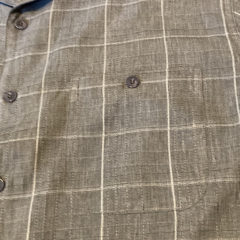 Haggar large button up short sleeve shirt - Picture 3 of 7